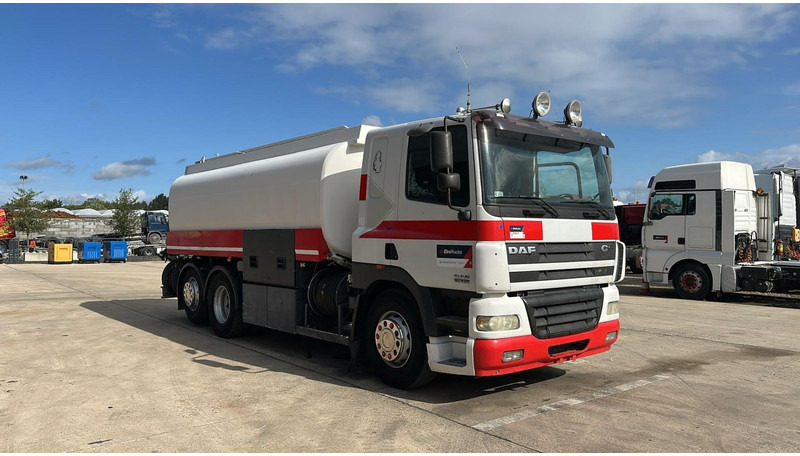 DAF CF 85.430 (20270 LITERS / EURO 3 / TOP CONDITION !!! / PARFAIT ETAT / 6X2 / BOITE MANUELLE) - Camión cisterna: foto 3 DAF CF 85.430 (20270 LITERS / EURO 3 / TOP CONDITION !!! / PARFAIT ETAT / 6X2 / BOITE MANUELLE) - Camión cisterna: foto 3