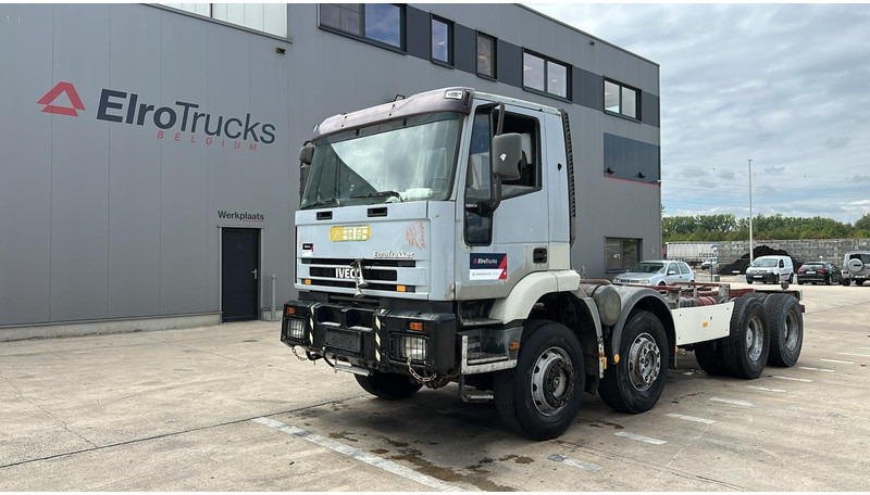 Iveco EUROTRAKKER 340 E 34 (POMPE MANUELLE / BOITE MANUELLE / LAMES / GRAND PONT) - Camión chasis: foto 1 Iveco EUROTRAKKER 340 E 34 (POMPE MANUELLE / BOITE MANUELLE / LAMES / GRAND PONT) - Camión chasis: foto 1