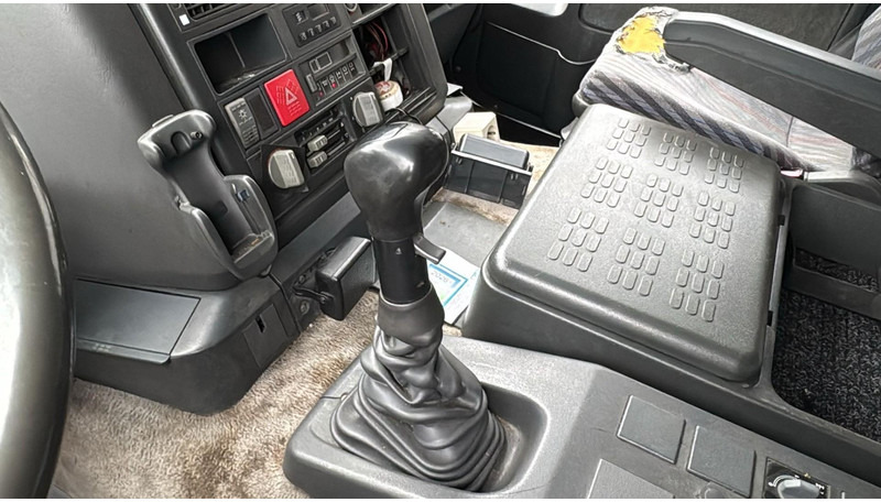Camión caja cerrada Iveco Eurotech 190 E 38 (BELGIAN TRUCK / PERFECT CONDITION / MANUAL PUMP / MANUAL GEARBOX): foto 14