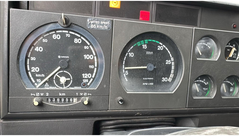 Camión caja cerrada Iveco Eurotech 190 E 38 (BELGIAN TRUCK / PERFECT CONDITION / MANUAL PUMP / MANUAL GEARBOX): foto 12