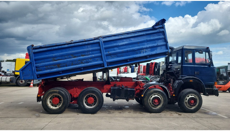 Iveco Magirus 340-34 (GRAND PONT / LAMES / POMPE MANUELLE / PARFAIT) - Camión volquete: foto 3 Iveco Magirus 340-34 (GRAND PONT / LAMES / POMPE MANUELLE / PARFAIT) - Camión volquete: foto 3