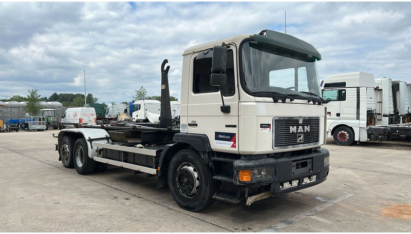 MAN 26.312 (6 CYLINDER / 6X2 / BELGIAN TRUCK IN GOOD CONDITION) - Camión chasis: foto 3 MAN 26.312 (6 CYLINDER / 6X2 / BELGIAN TRUCK IN GOOD CONDITION) - Camión chasis: foto 3