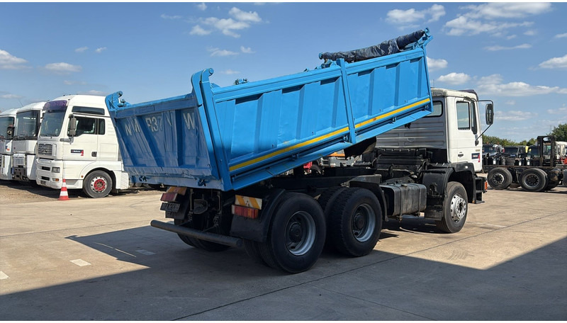 MAN 26.322 (MANUAL PUMP / POMPE MANUELLE / LAMES / GRAND PONT / BIG AXLE) - Camión volquete: foto 5 MAN 26.322 (MANUAL PUMP / POMPE MANUELLE / LAMES / GRAND PONT / BIG AXLE) - Camión volquete: foto 5