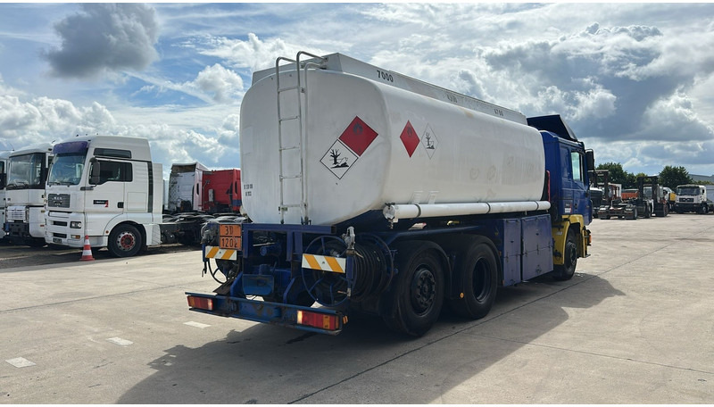MAN 26.402 (18.000 L / 6X2 / 6 CYLINDER / FRONT STEEL / 3 COMPARTIMENTS) - Camión cisterna: foto 5 MAN 26.402 (18.000 L / 6X2 / 6 CYLINDER / FRONT STEEL / 3 COMPARTIMENTS) - Camión cisterna: foto 5