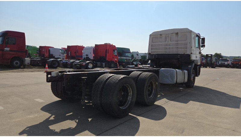 MAN 26.414 (6X4 / 6 CYLINDER / MANUAL GEARBOX / 10 TYRES / LONG CHASSIS / EURO 2) - Camión chasis: foto 5 MAN 26.414 (6X4 / 6 CYLINDER / MANUAL GEARBOX / 10 TYRES / LONG CHASSIS / EURO 2) - Camión chasis: foto 5
