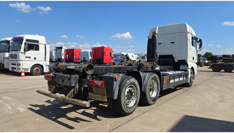 MAN TGA 26.440 (MANUAL GEARBOX / FRONT STEEL / 6X2 / BOITE MANUELLE / DEVANT LAMES) - Camión chasis: foto 5 MAN TGA 26.440 (MANUAL GEARBOX / FRONT STEEL / 6X2 / BOITE MANUELLE / DEVANT LAMES) - Camión chasis: foto 5