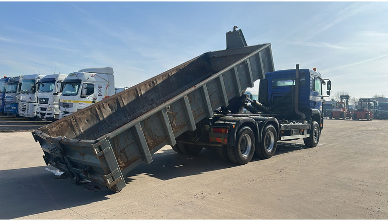 MAN TGA 26.460 (WITH CONTAINER / BELGIAN TRUCK / PERFECT / 6X4 / MANUAL GEARBOX / BOITE MANUELLE) - Camión multibasculante: foto 5 MAN TGA 26.460 (WITH CONTAINER / BELGIAN TRUCK / PERFECT / 6X4 / MANUAL GEARBOX / BOITE MANUELLE) - Camión multibasculante: foto 5
