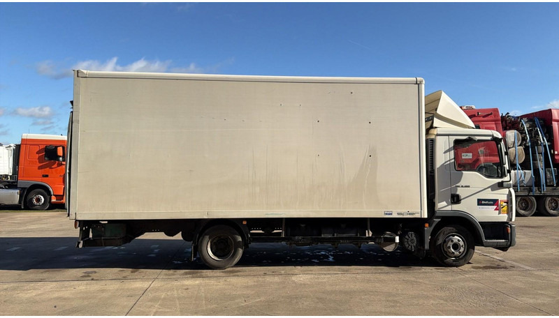 MAN TGL 8.180 (MANUAL GEARBOX / BOITE MANUELLE / CAMION BELGE / BELGIAN TRUCK) - Camión caja cerrada: foto 3 MAN TGL 8.180 (MANUAL GEARBOX / BOITE MANUELLE / CAMION BELGE / BELGIAN TRUCK) - Camión caja cerrada: foto 3