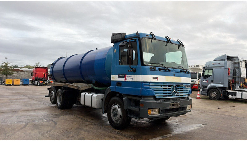 Mercedes-Benz ACTROS 2531 (16000 L / GRAND PONT / EPS / 6X2 / 3 PEDALES / V6) - Limpieza de alcantarillado: foto 3 Mercedes-Benz ACTROS 2531 (16000 L / GRAND PONT / EPS / 6X2 / 3 PEDALES / V6) - Limpieza de alcantarillado: foto 3