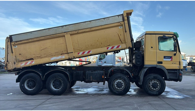 Mercedes-Benz Actros 4141 (8X8 / BOITE MANUELLE / MANUAL GEARBOX / STEEL / LAMES / MP2 / V6) - Camión volquete: foto 3 Mercedes-Benz Actros 4141 (8X8 / BOITE MANUELLE / MANUAL GEARBOX / STEEL / LAMES / MP2 / V6) - Camión volquete: foto 3