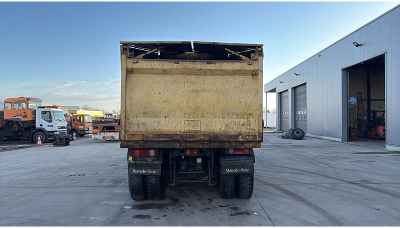 Mercedes-Benz Actros 4141 (8X8 / BOITE MANUELLE / MANUAL GEARBOX / STEEL / LAMES / MP2 / V6) - Camión volquete: foto 5 Mercedes-Benz Actros 4141 (8X8 / BOITE MANUELLE / MANUAL GEARBOX / STEEL / LAMES / MP2 / V6) - Camión volquete: foto 5