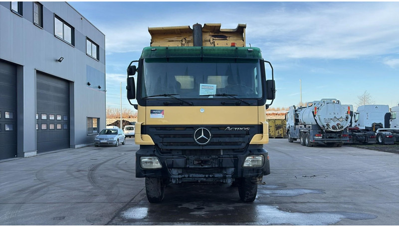 Mercedes-Benz Actros 4141 (8X8 / BOITE MANUELLE / MANUAL GEARBOX / STEEL / LAMES / MP2 / V6) - Camión volquete: foto 2 Mercedes-Benz Actros 4141 (8X8 / BOITE MANUELLE / MANUAL GEARBOX / STEEL / LAMES / MP2 / V6) - Camión volquete: foto 2