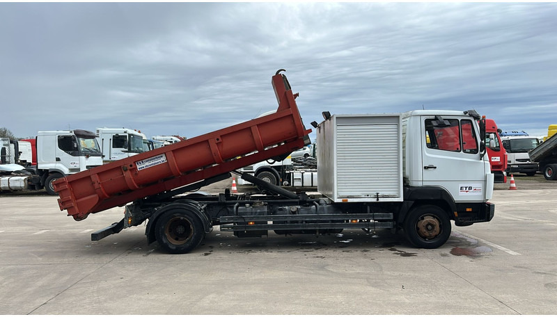 Mercedes-Benz SK 814 (BELGIAN TRUCK / HOOK / PERFECT CONDITION !!! / WITH CONTAINER / 363000 KM !!!! ) - Camión multibasculante: foto 5 Mercedes-Benz SK 814 (BELGIAN TRUCK / HOOK / PERFECT CONDITION !!! / WITH CONTAINER / 363000 KM !!!! ) - Camión multibasculante: foto 5