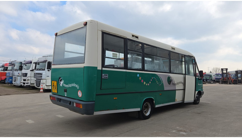 Mercedes-Benz Vario 614 (BELGIAN BUS / 34 SEATS / MANUAL PUMP / LAMES / STEEL SUSP.) - Autobús urbano: foto 5 Mercedes-Benz Vario 614 (BELGIAN BUS / 34 SEATS / MANUAL PUMP / LAMES / STEEL SUSP.) - Autobús urbano: foto 5