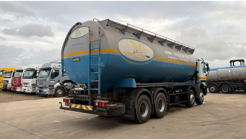 Mercedes-Benz actros 4140 (8X4 / EPS / CHASSIS 8M LONGEUR !! / GRAND PONT / LAMES / FREINS TAMBOURS / MP1) - Camión chasis: foto 4 Mercedes-Benz actros 4140 (8X4 / EPS / CHASSIS 8M LONGEUR !! / GRAND PONT / LAMES / FREINS TAMBOURS / MP1) - Camión chasis: foto 4