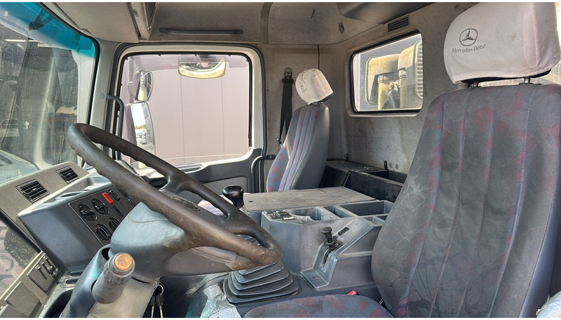 Camión volquete Mercedes-Benz actros 4140 (8X8 / BOITE MANUELLE / MANUAL GEARBOX / LAMES / GRAND PONT / BIG AXLE): foto 15