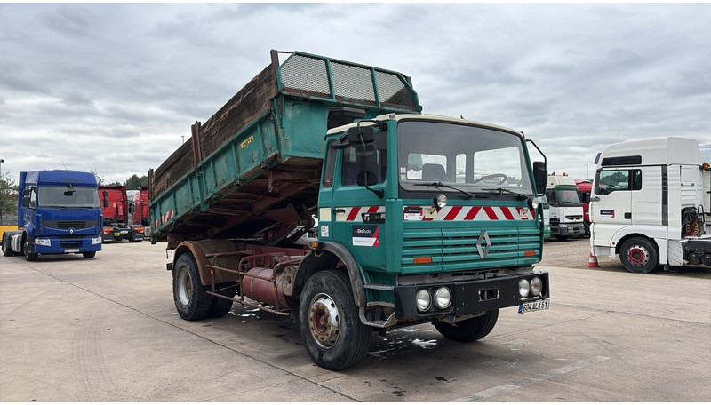 Renault G 300 Manager (LAMES / STEEL SUSP. / GRAND PONT / POMPE MANUELLE) - Camión volquete: foto 3 Renault G 300 Manager (LAMES / STEEL SUSP. / GRAND PONT / POMPE MANUELLE) - Camión volquete: foto 3