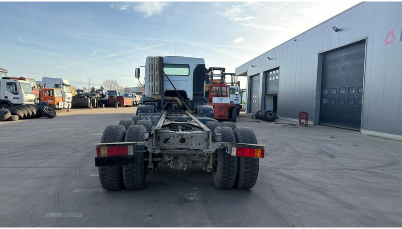 Renault KERAX 370 DCI (BOITE MANUELLE / LAMES / GRAND PONT / STEEL SUSP. / BIG AXLE) - Camión chasis: foto 5 Renault KERAX 370 DCI (BOITE MANUELLE / LAMES / GRAND PONT / STEEL SUSP. / BIG AXLE) - Camión chasis: foto 5