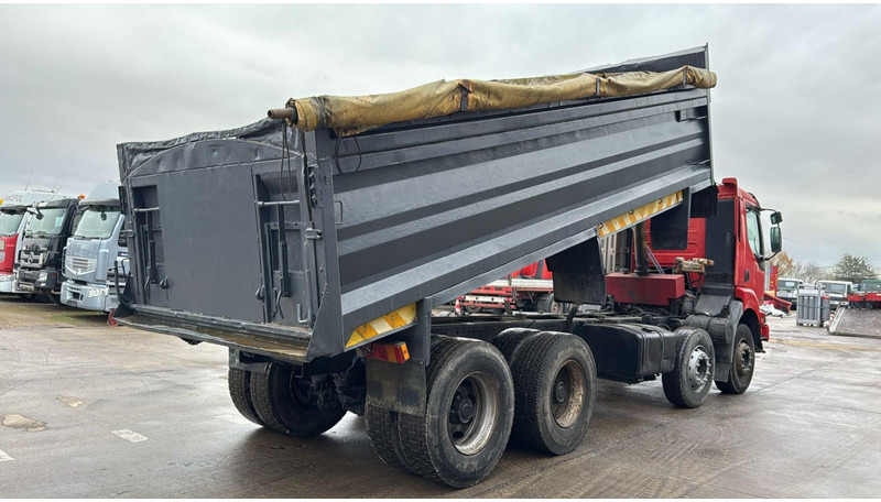 Renault Kerax 370 (LAMES / STEEL SUSP. / BIG AXLE / GRAND PONT / BOITE MANUELLE / MANUAL GEARBOX) - Camión volquete: foto 4 Renault Kerax 370 (LAMES / STEEL SUSP. / BIG AXLE / GRAND PONT / BOITE MANUELLE / MANUAL GEARBOX) - Camión volquete: foto 4