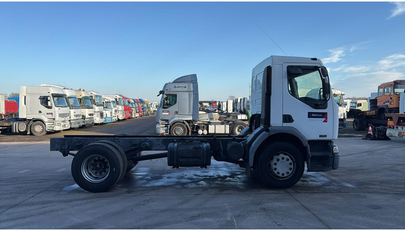 Renault Premium 320 (FULL STEEL / LAMES / BOITE MANUELLE / MANUAL GEARBOX) - Camión chasis: foto 3 Renault Premium 320 (FULL STEEL / LAMES / BOITE MANUELLE / MANUAL GEARBOX) - Camión chasis: foto 3