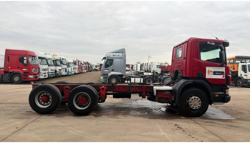 Scania 124 - 400 (MANUAL PUMP / 6X2 / BIG AXLE / GRAND PONT / POMPE MANUELLE) - Camión chasis: foto 3 Scania 124 - 400 (MANUAL PUMP / 6X2 / BIG AXLE / GRAND PONT / POMPE MANUELLE) - Camión chasis: foto 3
