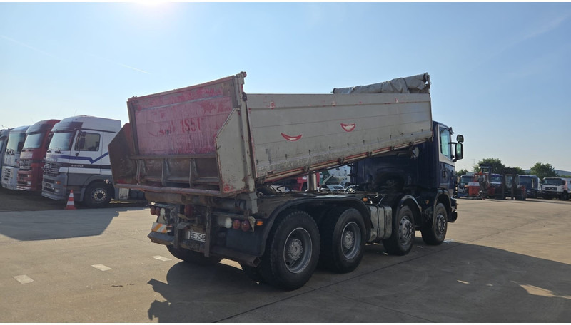 Scania 124-420 (BIG AXLE / GRAND PONT / LAMES / STEEL SUSP. / MANUAL GEARBOX / BOITE MANUELLE) - Camión volquete: foto 5 Scania 124-420 (BIG AXLE / GRAND PONT / LAMES / STEEL SUSP. / MANUAL GEARBOX / BOITE MANUELLE) - Camión volquete: foto 5