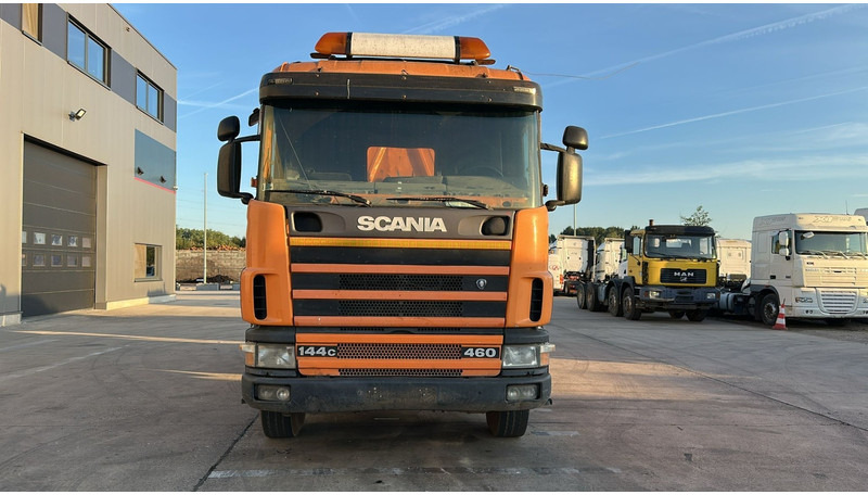 Scania 144-460 (BIG AXLE / GRAND PONT / LAMES / STEEL SUSP. / MANUAL GEARBOX / BOITE MANUELLE) - Camión chasis: foto 2 Scania 144-460 (BIG AXLE / GRAND PONT / LAMES / STEEL SUSP. / MANUAL GEARBOX / BOITE MANUELLE) - Camión chasis: foto 2