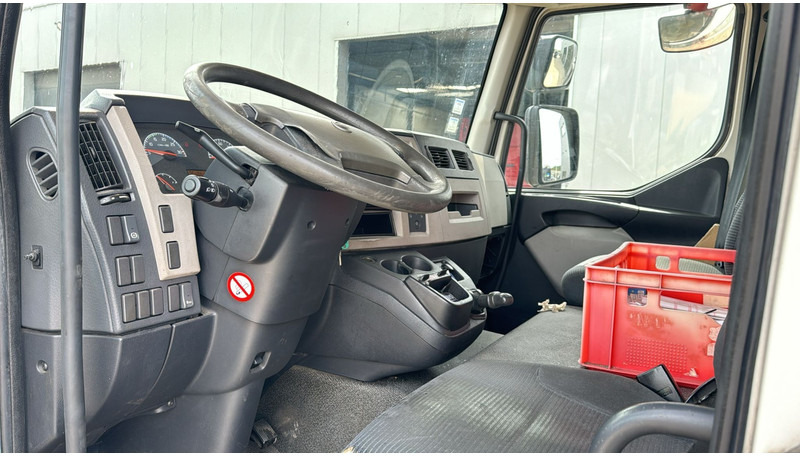 Camión caja cerrada Volvo FL 260 (LIFT 2000 KG / PERFECT BELGIAN TRUCK / 18 TON / EURO 5): foto 14