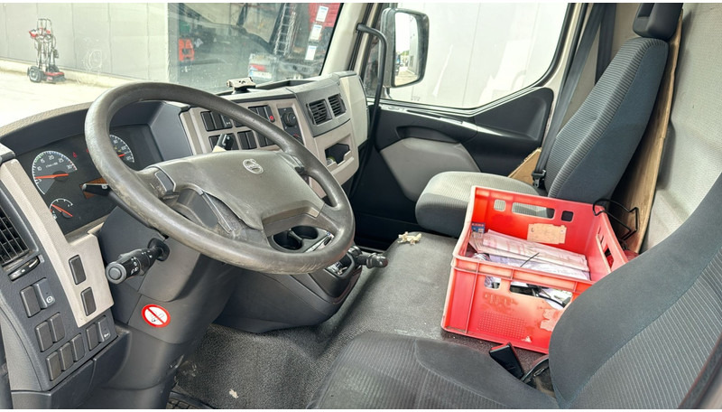 Camión caja cerrada Volvo FL 260 (LIFT 2000 KG / PERFECT BELGIAN TRUCK / 18 TON / EURO 5): foto 16