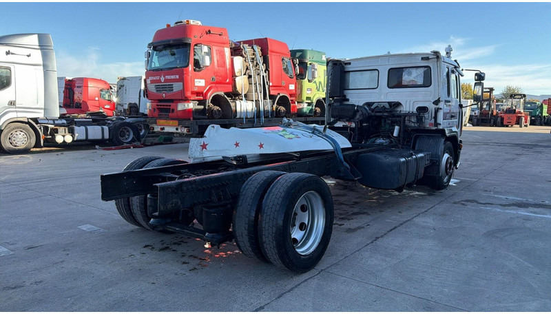 Volvo FL 6 - 220 (MANUAL GEARBOX / BOITE MANUELLE / 8 TONNES) - Camión chasis: foto 4 Volvo FL 6 - 220 (MANUAL GEARBOX / BOITE MANUELLE / 8 TONNES) - Camión chasis: foto 4