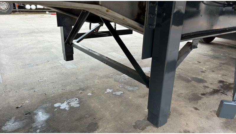 Semirremolque plataforma/ Caja abierta Wismut TAMBOURS / DRUM BRAKES (DRUM BRAKES / FREINS TAMBOURS): foto 16 Semirremolque plataforma/ Caja abierta Wismut TAMBOURS / DRUM BRAKES (DRUM BRAKES / FREINS TAMBOURS): foto 16