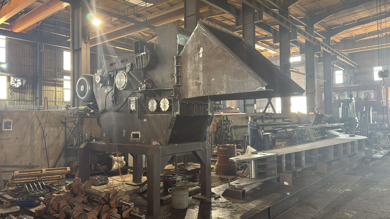 GALEN Wood Chipper from STOCK - Trituradora de madera: foto 2 GALEN Wood Chipper from STOCK - Trituradora de madera: foto 2