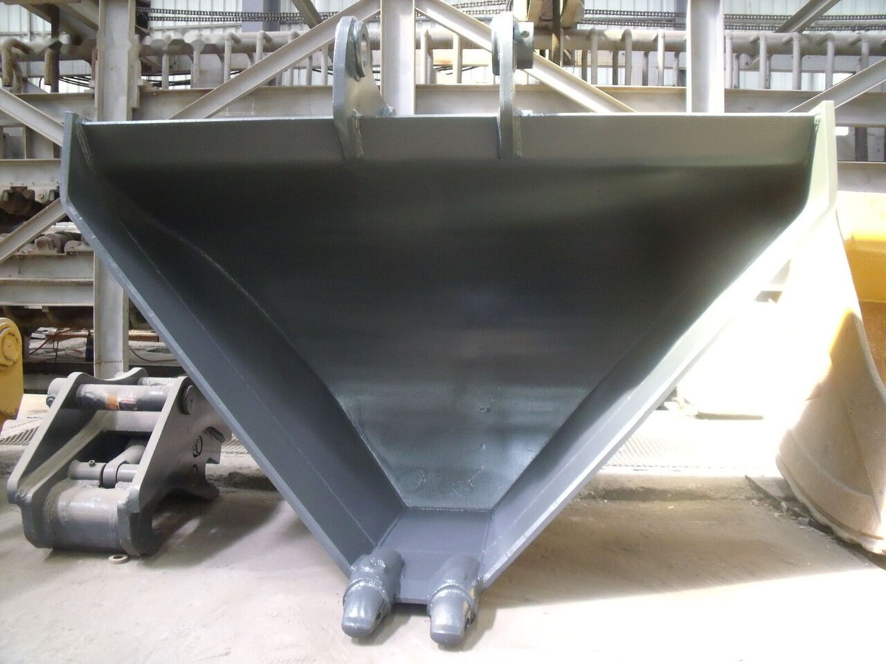 Galen TRAPEZOID BUCKET (V Ditch Bucket) - Cazo para excavadora: foto 3 Galen TRAPEZOID BUCKET (V Ditch Bucket) - Cazo para excavadora: foto 3