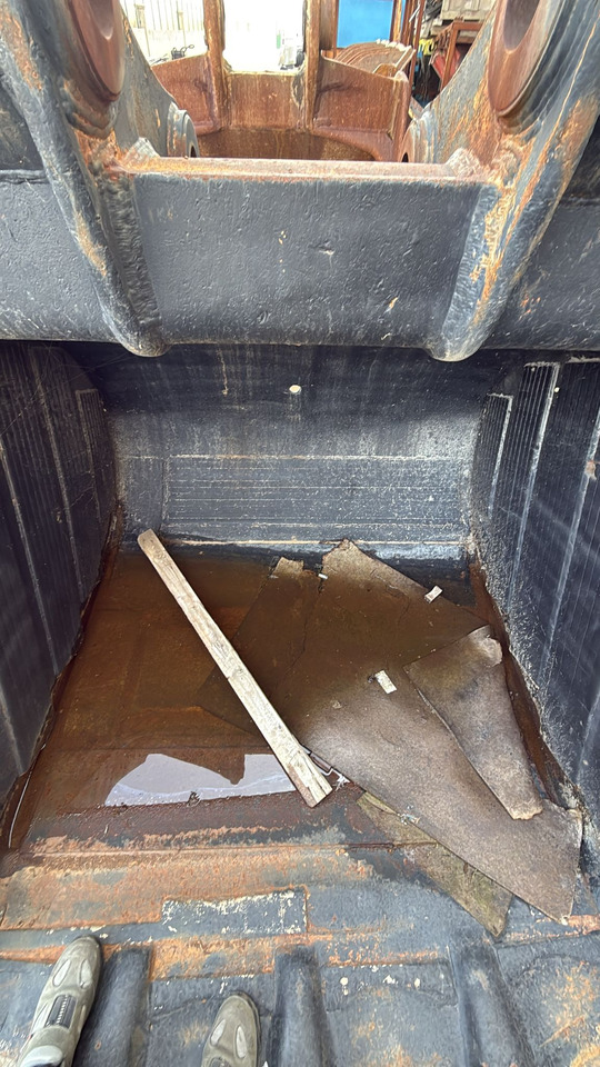 HITACHI ZX520/530 Cheap Second Hand Bucket - Cazo para excavadora: foto 4 HITACHI ZX520/530 Cheap Second Hand Bucket - Cazo para excavadora: foto 4