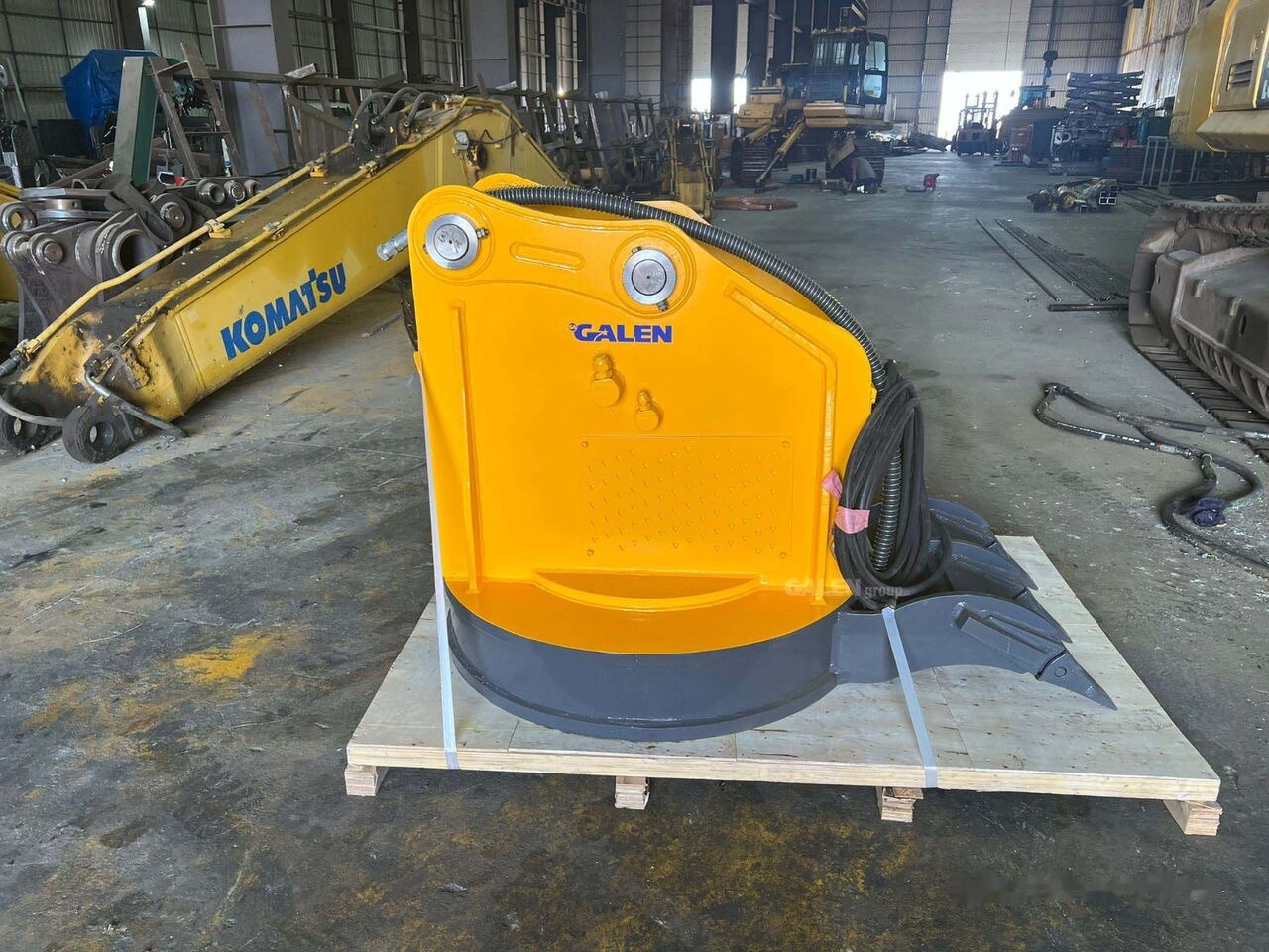 Galen Excavator Magnet for Metal Scraps - Implemento: foto 1 Galen Excavator Magnet for Metal Scraps - Implemento: foto 1