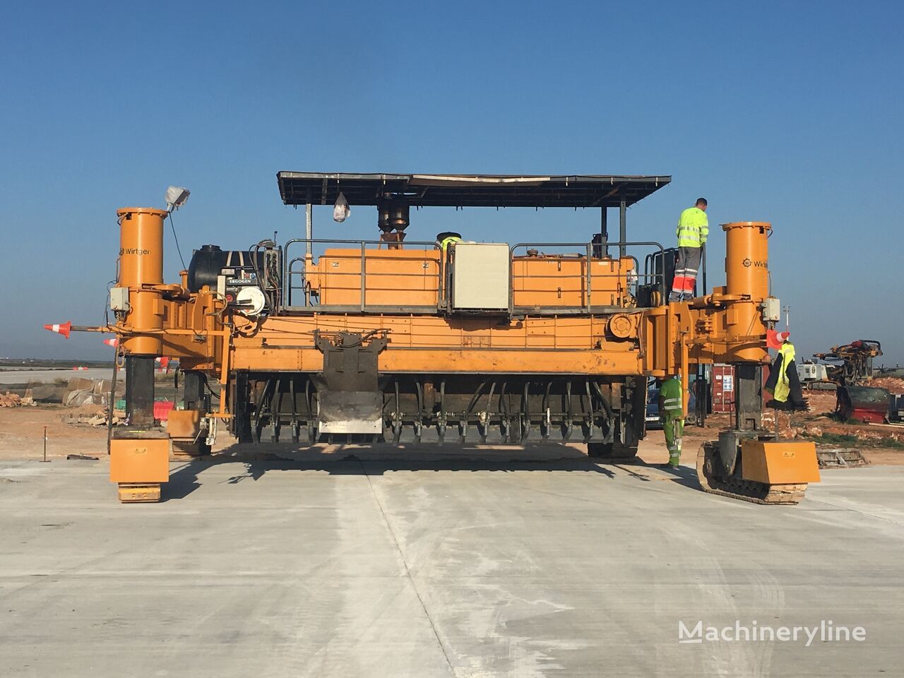 WIRTGEN SP 1600 - Extendedora de encofrado deslizante: foto 3 WIRTGEN SP 1600 - Extendedora de encofrado deslizante: foto 3