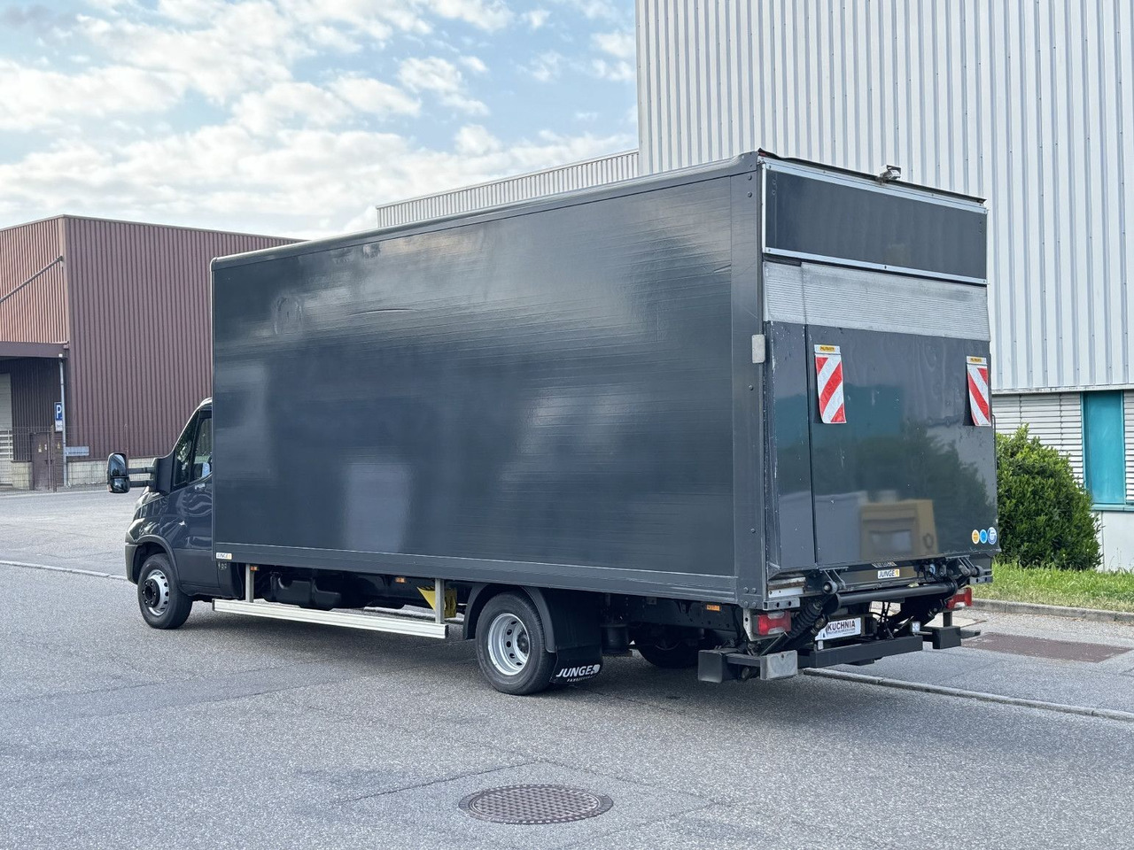 Iveco Daily 72c180 Hi-Matic Koffer LBW Luftgef. Klima - Furgoneta caja cerrada: foto 5 Iveco Daily 72c180 Hi-Matic Koffer LBW Luftgef. Klima - Furgoneta caja cerrada: foto 5