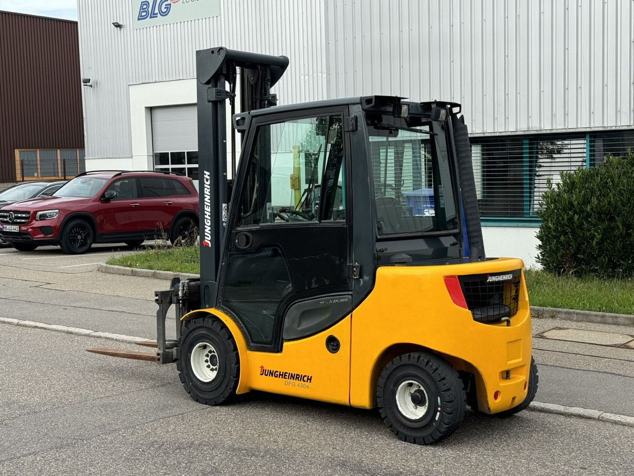 Jungheinrich DFG 430s 600DZ 3t Triplex 6m Zinkenverst. Seiten - Carretilla elevadora diésel: foto 5 Jungheinrich DFG 430s 600DZ 3t Triplex 6m Zinkenverst. Seiten - Carretilla elevadora diésel: foto 5