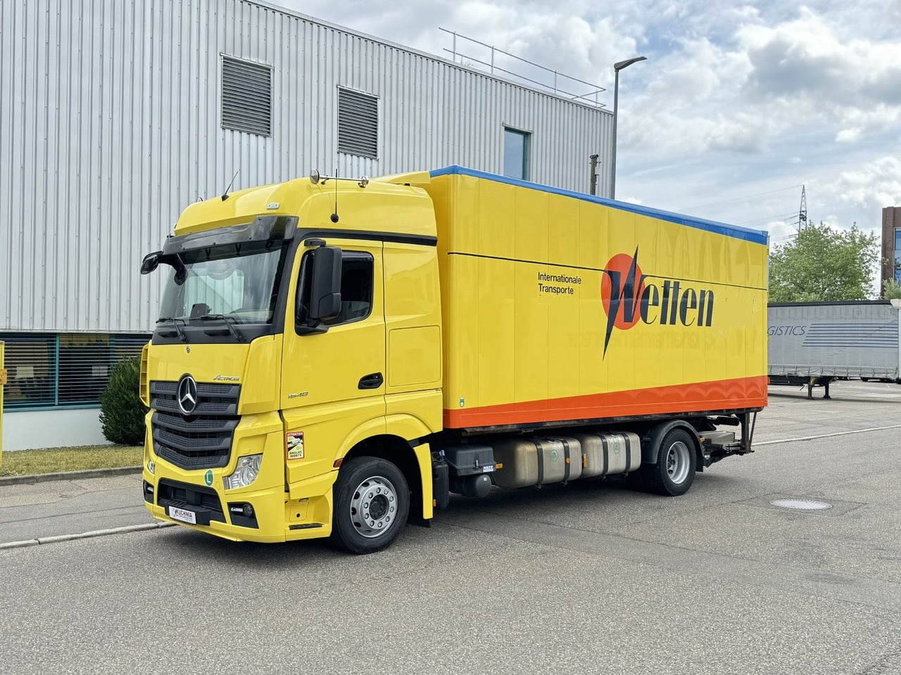 Mercedes-Benz Actros 1848 LL Gr.Haus AWL-Möbelkoffer uLBW - Camión caja cerrada: foto 2 Mercedes-Benz Actros 1848 LL Gr.Haus AWL-Möbelkoffer uLBW - Camión caja cerrada: foto 2