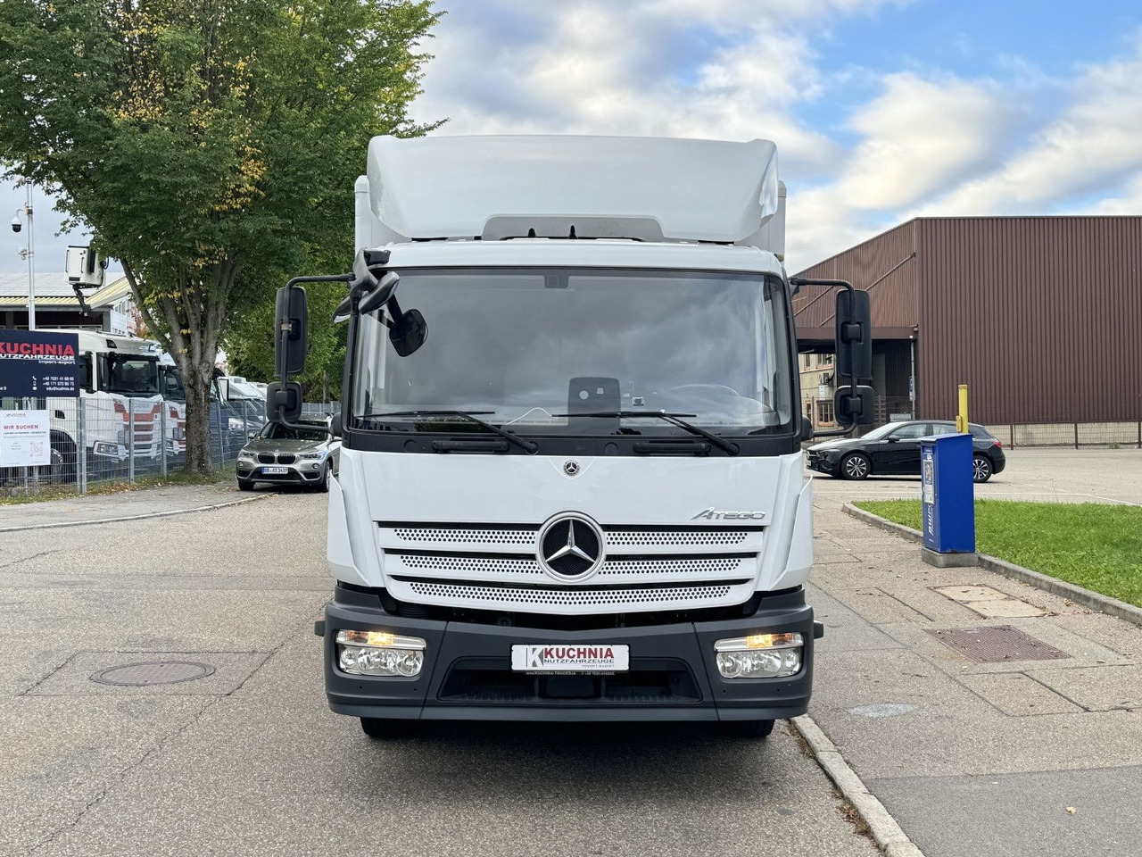 Mercedes-Benz Atego 1227L Koffer 8m LBW Klima Diff. Sperre - Camión caja cerrada: foto 2 Mercedes-Benz Atego 1227L Koffer 8m LBW Klima Diff. Sperre - Camión caja cerrada: foto 2