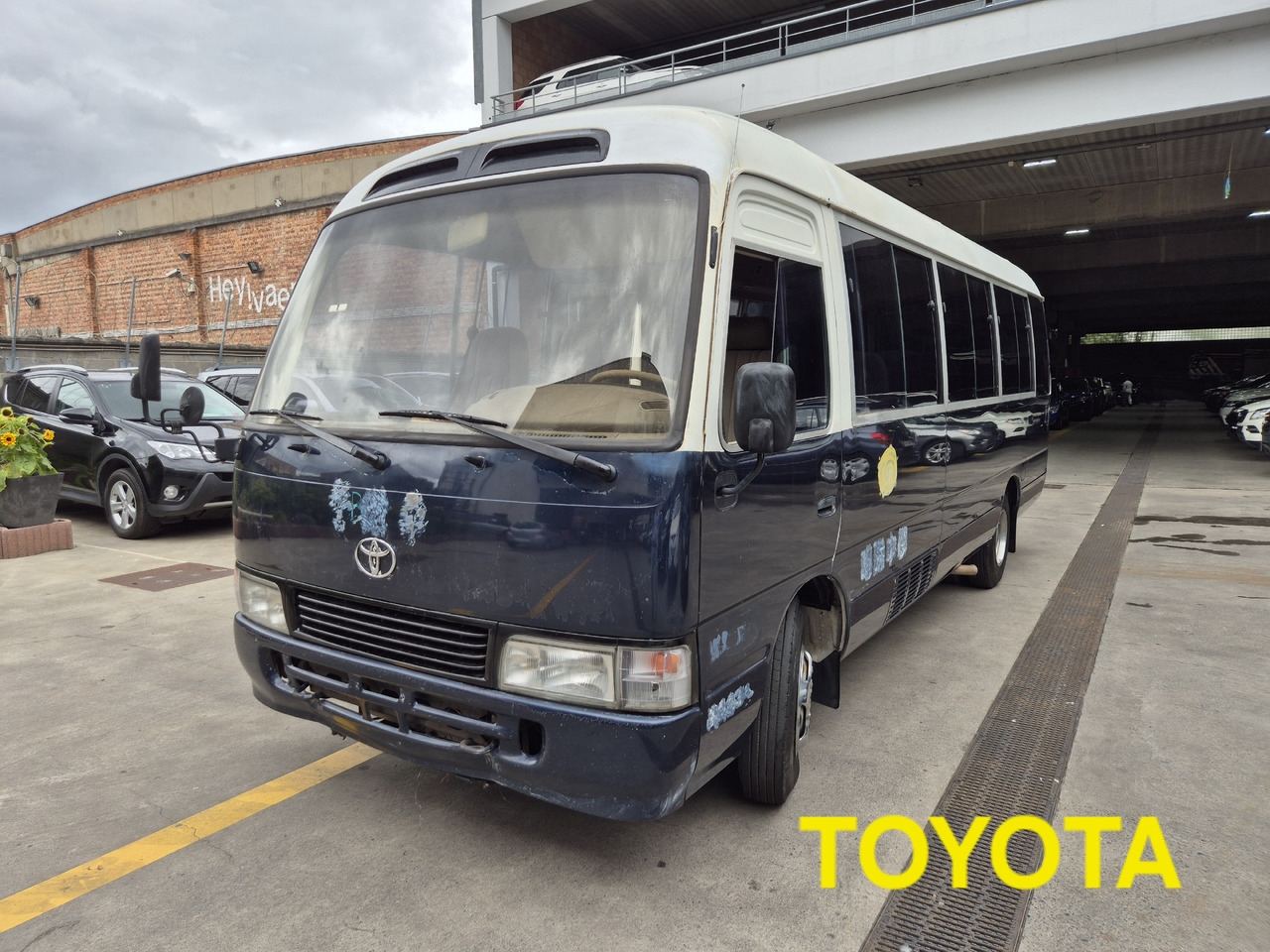 TOYOTA Coaster ... 30 places .. climatisé ....BELGIQUE - Minibús: foto 1 TOYOTA Coaster ... 30 places .. climatisé ....BELGIQUE - Minibús: foto 1