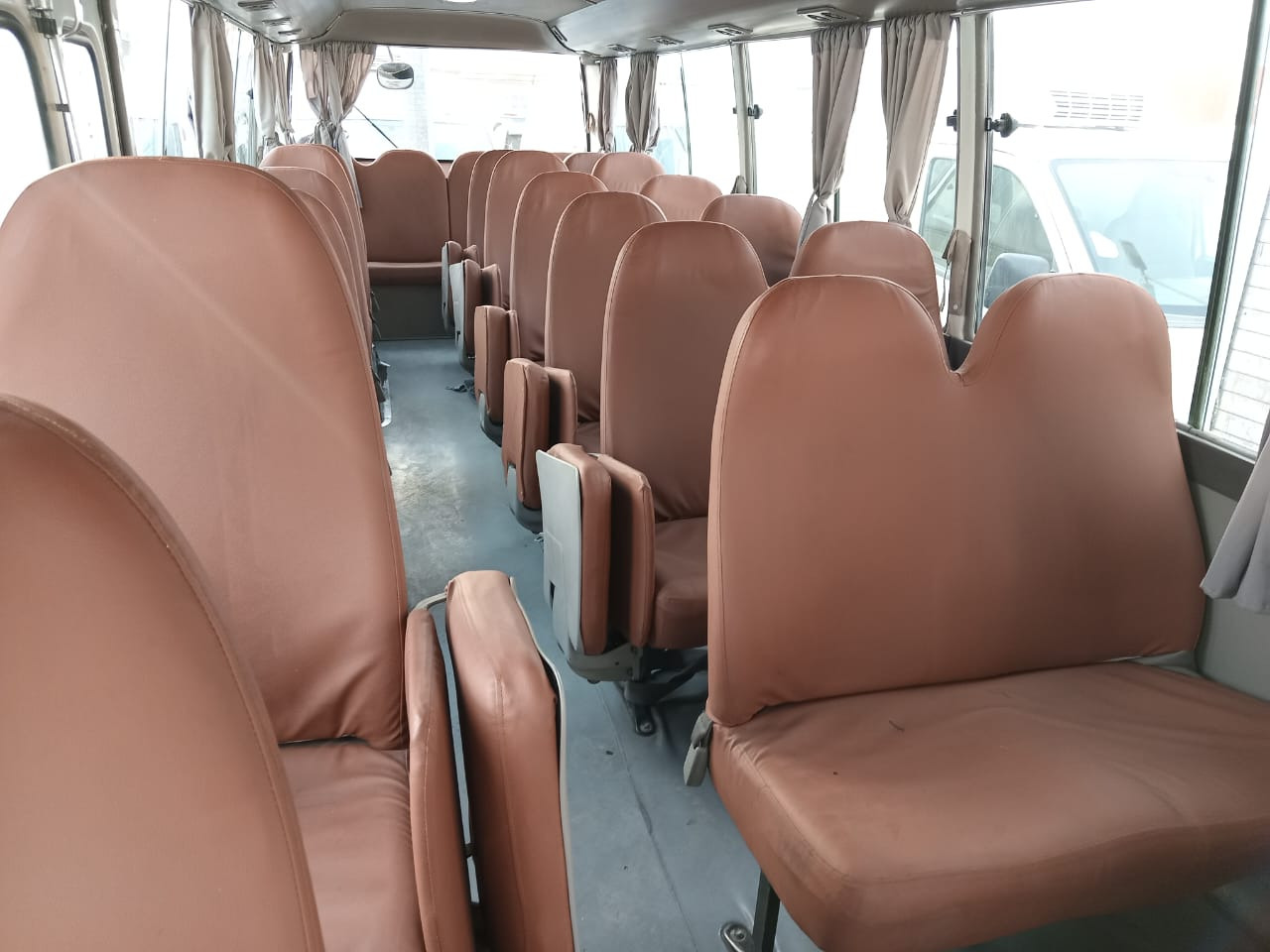 TOYOTA Coaster ... 30 places - diesel - climatisé ... BELGIQUE.. - Minibús, Furgoneta de pasajeros: foto 4 TOYOTA Coaster ... 30 places - diesel - climatisé ... BELGIQUE.. - Minibús, Furgoneta de pasajeros: foto 4
