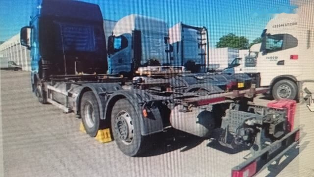 IVECO 26460 - Camión portacontenedore/ Intercambiable: foto 4 IVECO 26460 - Camión portacontenedore/ Intercambiable: foto 4