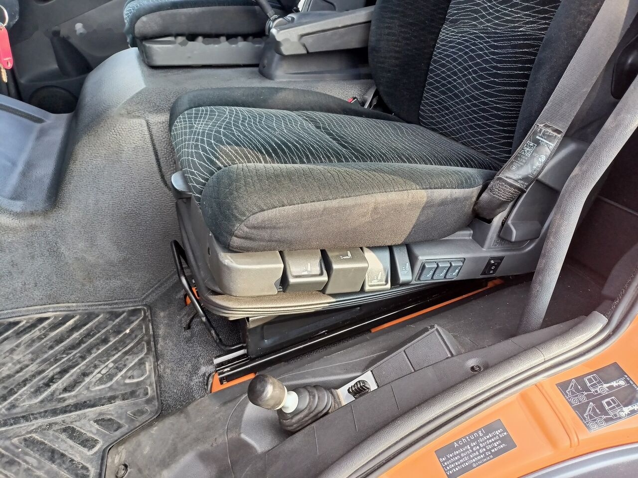 Camión volquete Mercedes-Benz Atego1530: foto 11