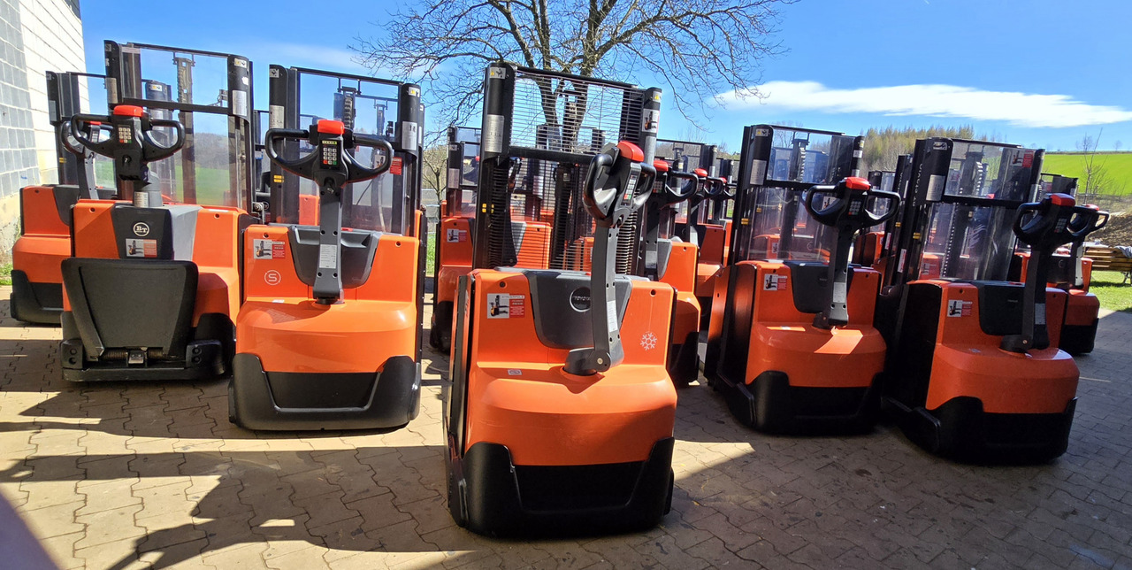 BT Toyota SWE 200 D initial list wstępne podnoszenie wideł - Transpaleta: foto 2 BT Toyota SWE 200 D initial list wstępne podnoszenie wideł - Transpaleta: foto 2