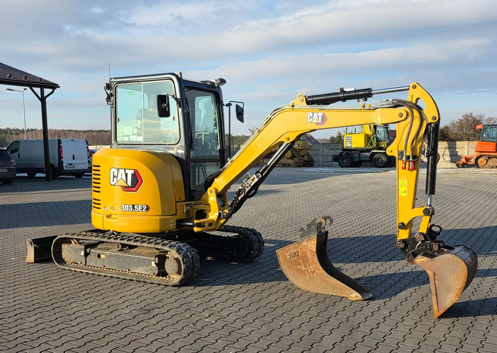 Caterpillar 303.5E2 CR, 2021 ROK, 1100 MTH - Miniexcavadora: foto 1 Caterpillar 303.5E2 CR, 2021 ROK, 1100 MTH - Miniexcavadora: foto 1