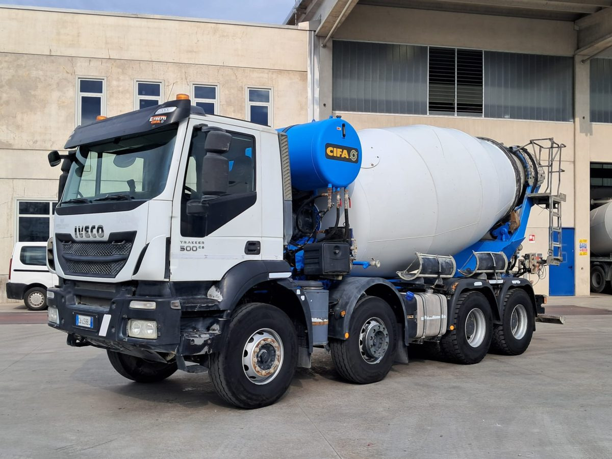 IVECO TRAKKER 500 CIFA RY1300 - Camión hormigonera: foto 1 IVECO TRAKKER 500 CIFA RY1300 - Camión hormigonera: foto 1