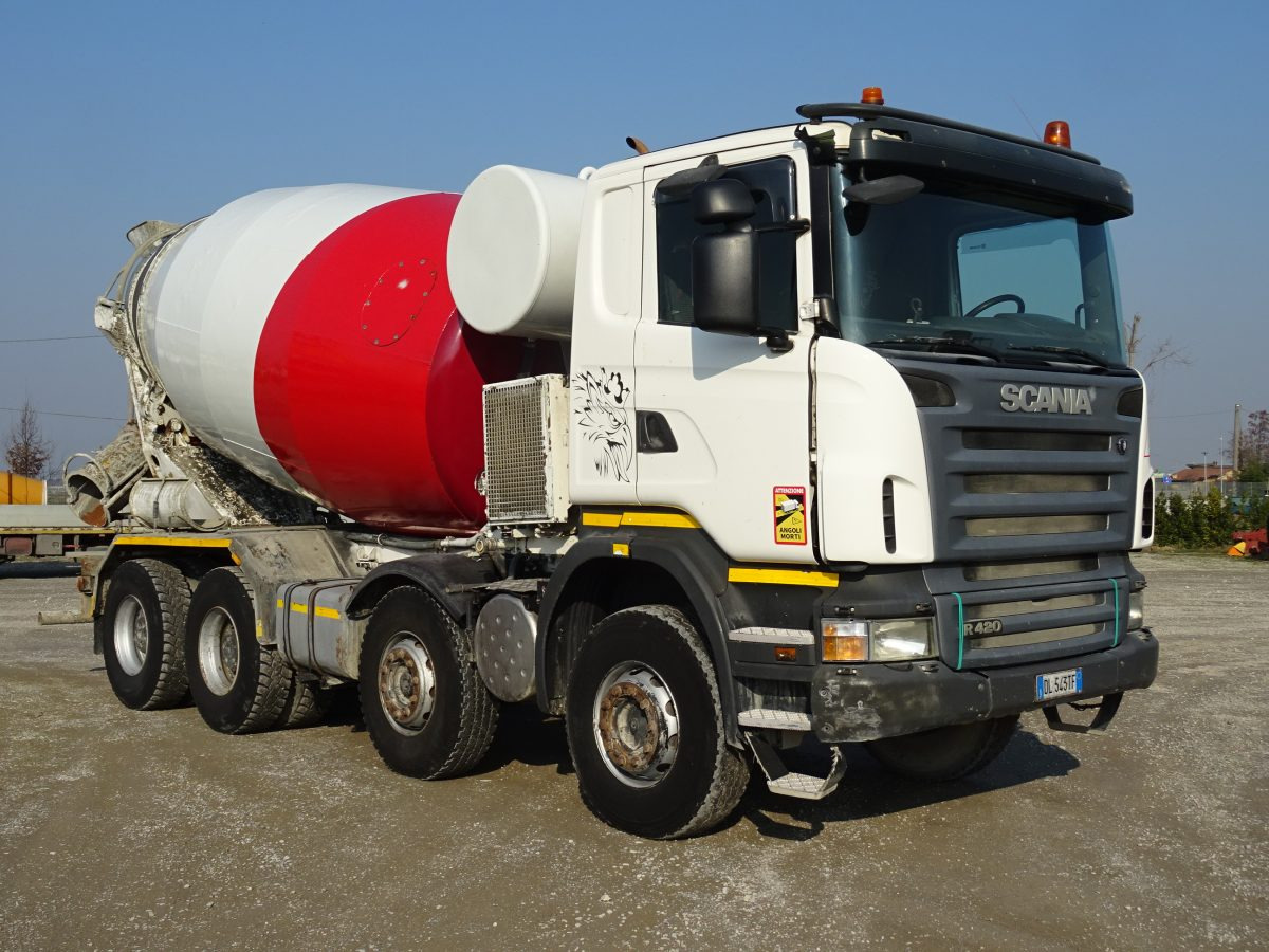 SCANIA R420 8X4 ARMEC HY120 - Camión hormigonera: foto 3 SCANIA R420 8X4 ARMEC HY120 - Camión hormigonera: foto 3