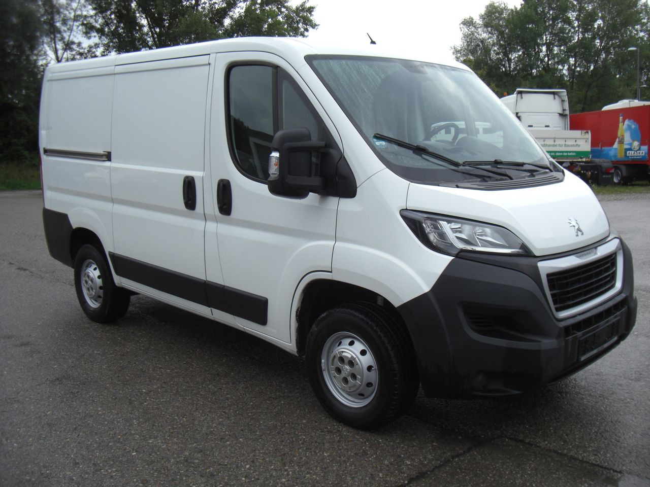 Peugeot BOXER 2,0 KURZ/NIEDRIG - Furgoneta pequeña: foto 2 Peugeot BOXER 2,0 KURZ/NIEDRIG - Furgoneta pequeña: foto 2
