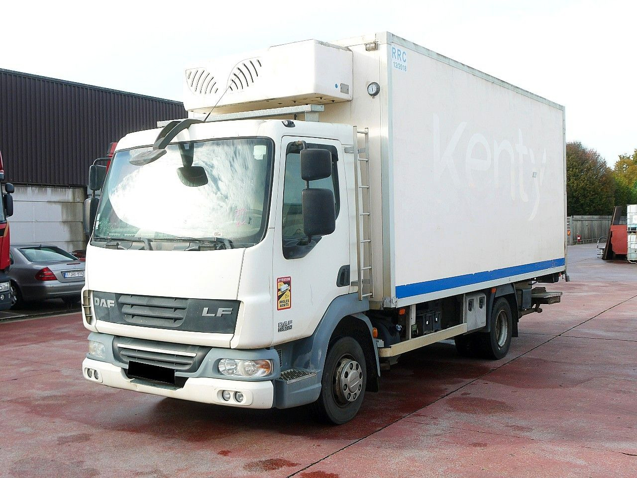 DAF LF 45.160 ISOTHERM KOFFER LADEBORDWAND - Camión frigorífico: foto 3 DAF LF 45.160 ISOTHERM KOFFER LADEBORDWAND - Camión frigorífico: foto 3
